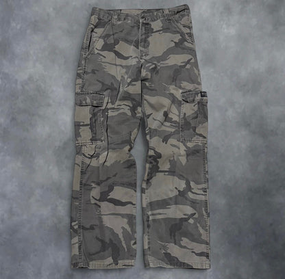 Vintage Camo Wrangler Cargo Pants (30x32)
